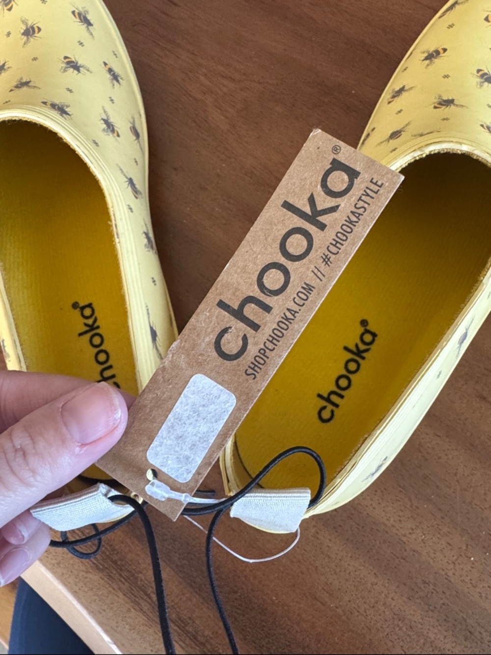 Chooka Ladies Yellow Bee-Print Rain Clogs - Picture 2 of 3